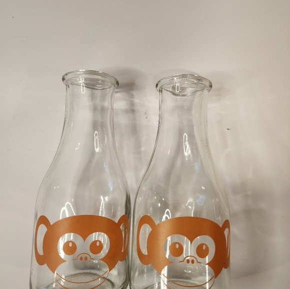 Accoutrements Monkey FaceMini Milk Bottle Drinking Glasses. 2 included - Picture 7 of 8